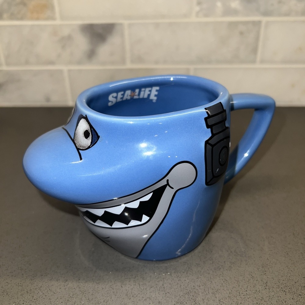 SEALIFE CARTOONISH SHARK CHARACTER CERAMIC MUG WITH HANDLE